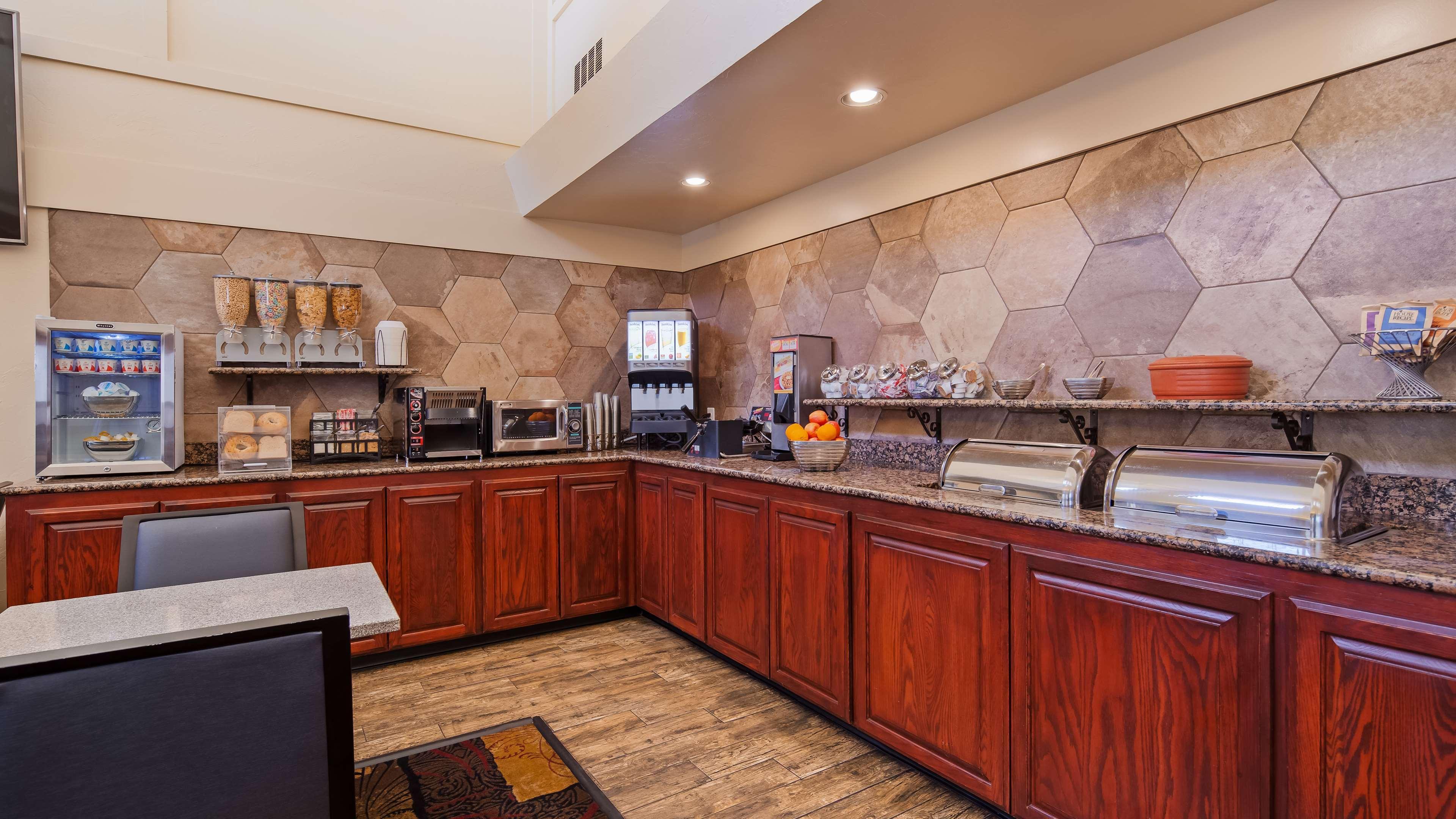 Best Western Plus Oklahoma City Yukon Exterior photo