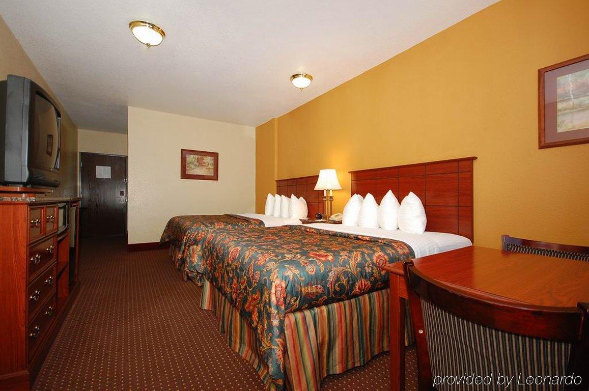 Best Western Plus Oklahoma City Yukon Room photo